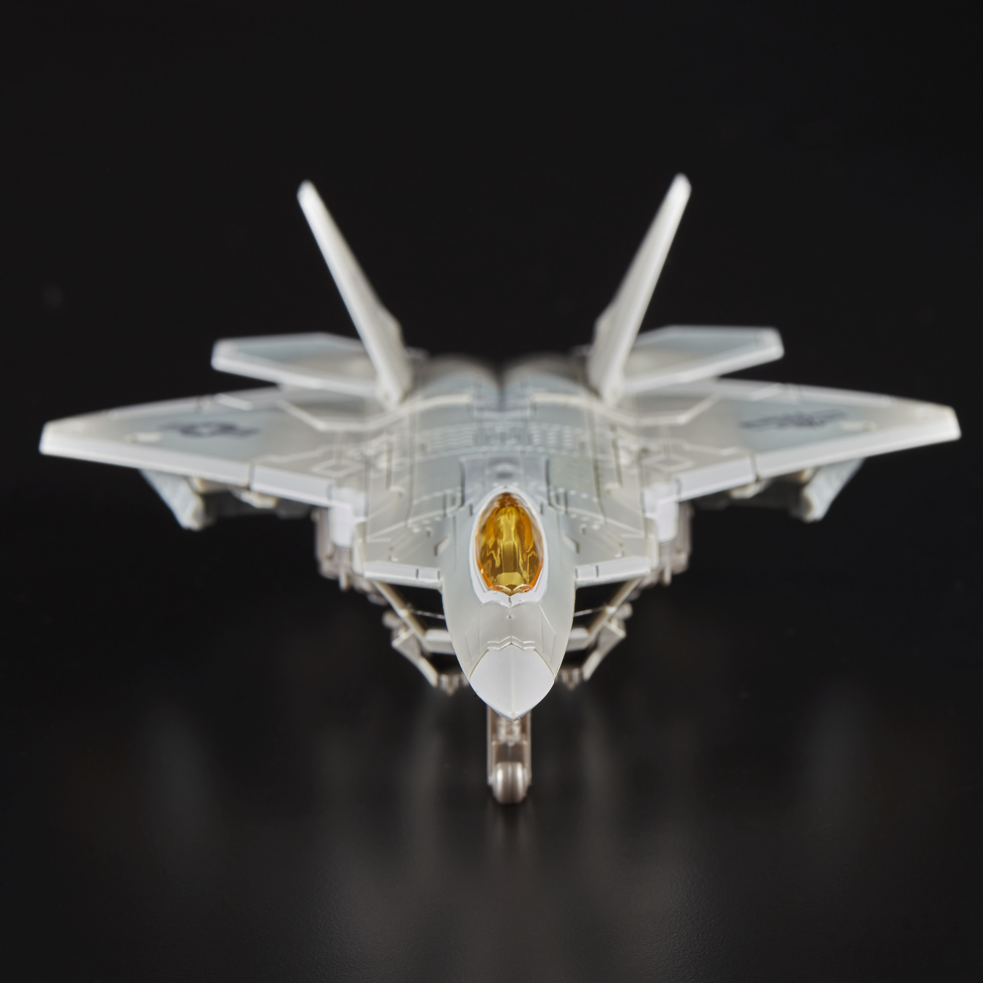 Transformers Studio Series - Starscream Voyager Class - 06 - Heromic